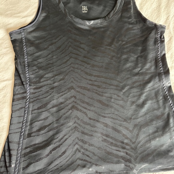 Tail Tennis Shirt Fun Metallic Animal Print Tone on Tone Black Light New - Picture 7 of 7